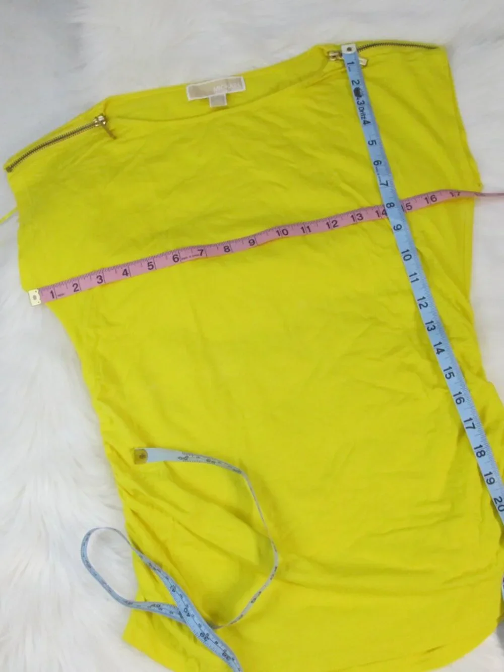 Michael Kors | Form Fitted Cinched Gold Zipper Shoulder Yellow Tunic